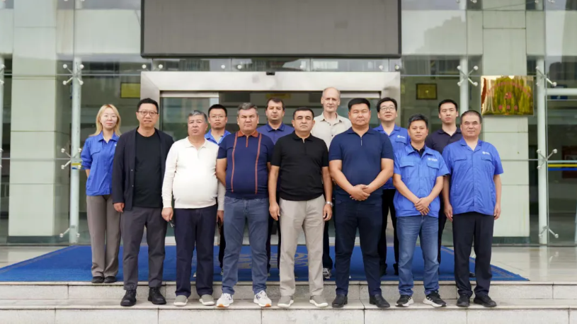 221758511320338805.png 合影.png